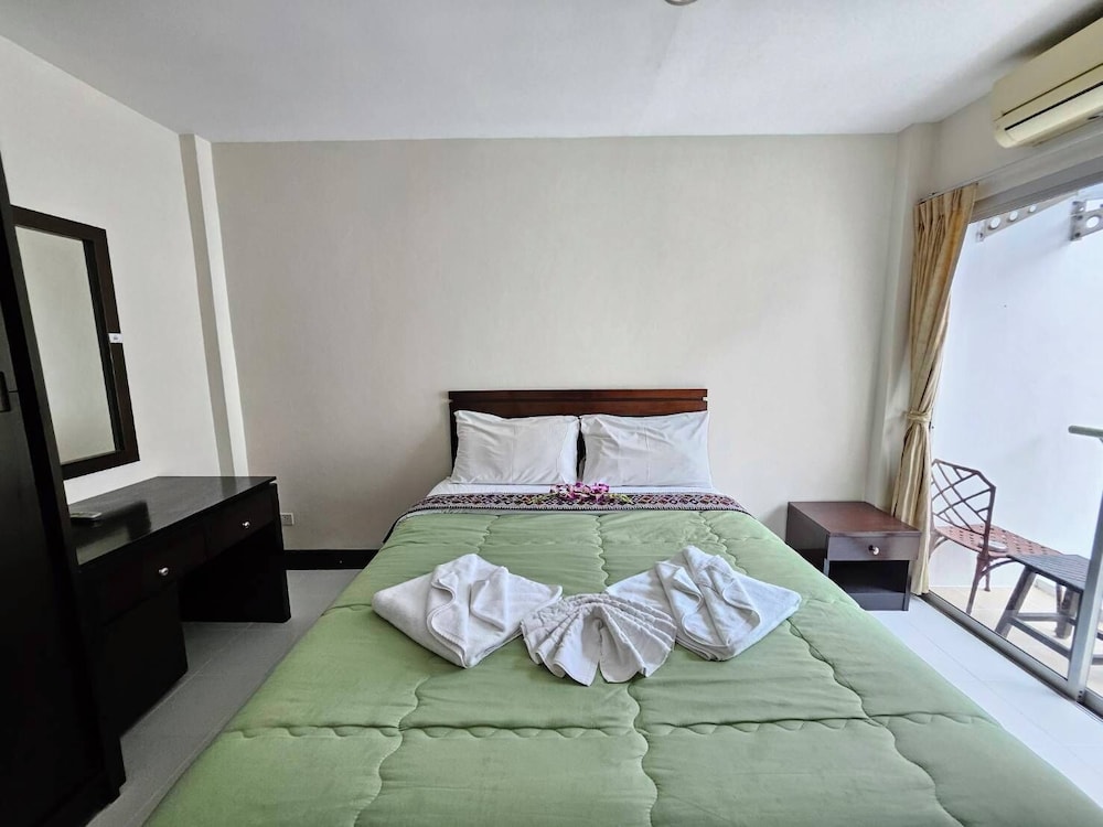 Patong Moon Inn Guesthouse 20/48