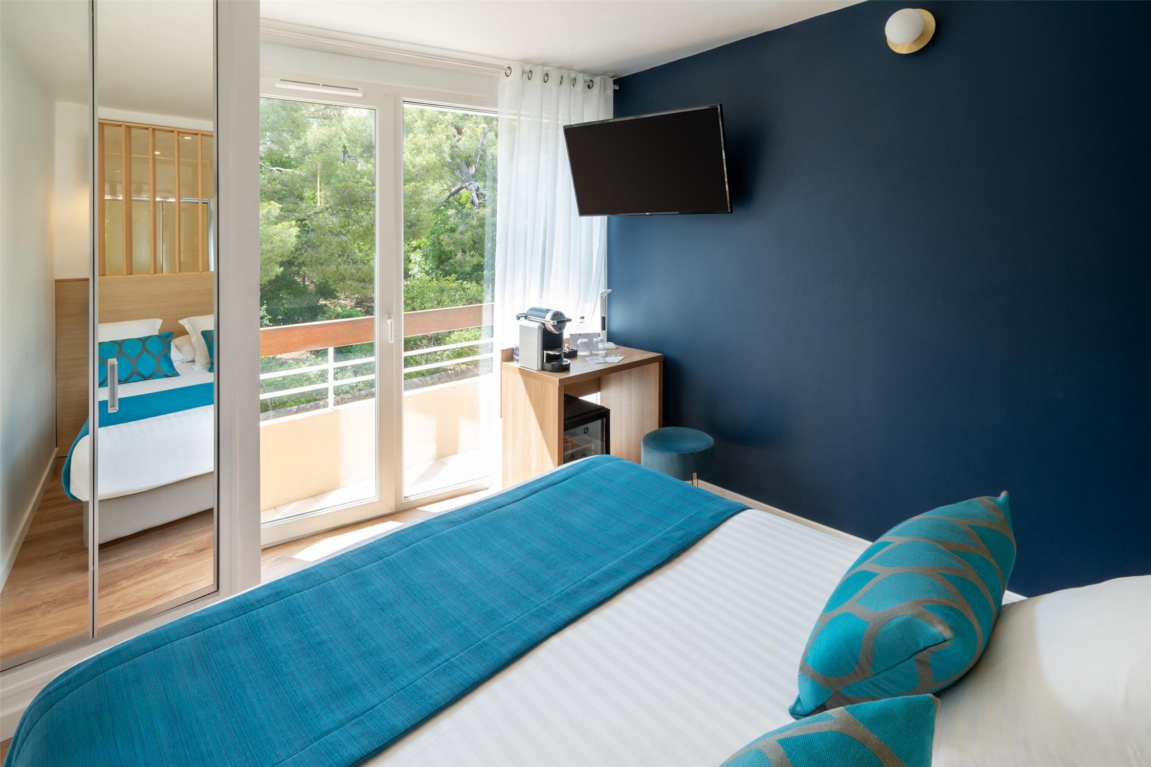 Best Western Plus La Rade 25/73