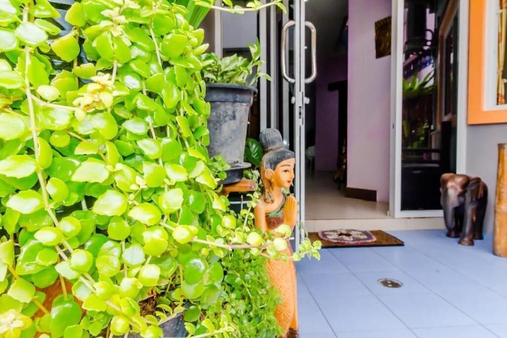 Baan Yuyen Karon Guesthouse 72/76