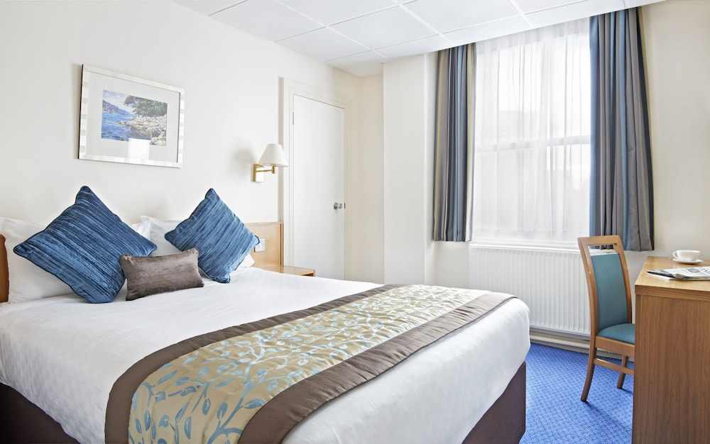 Room at Thistle City Barbican, LONDON