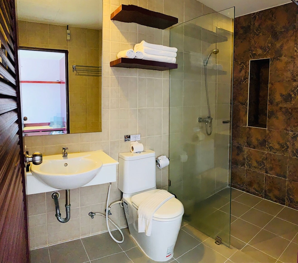 MALIN PATONG HOTEL 20/58