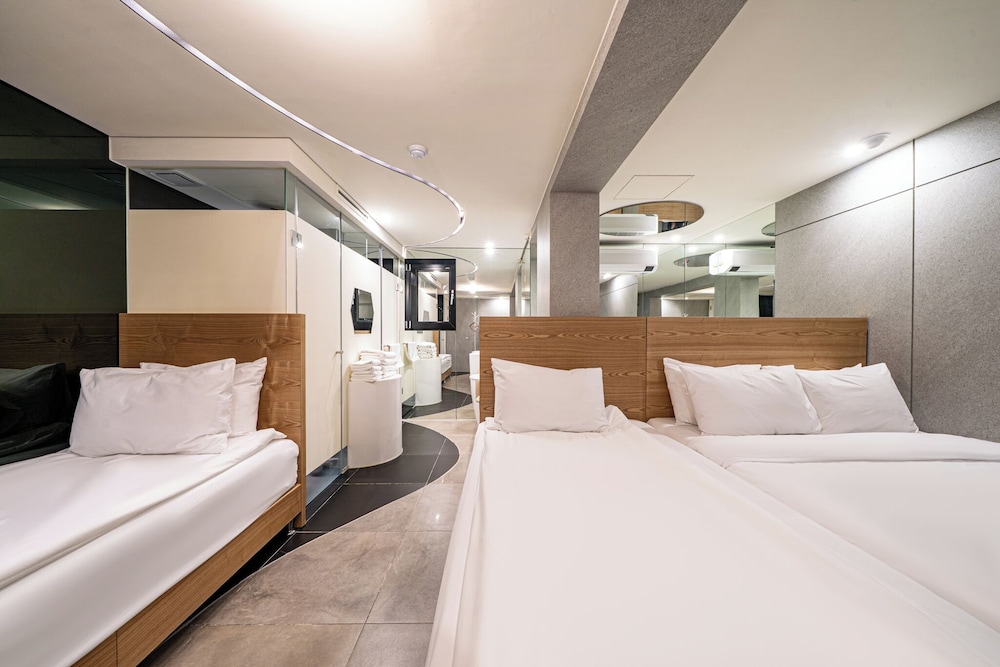 Simple Stay Hotel 17/78