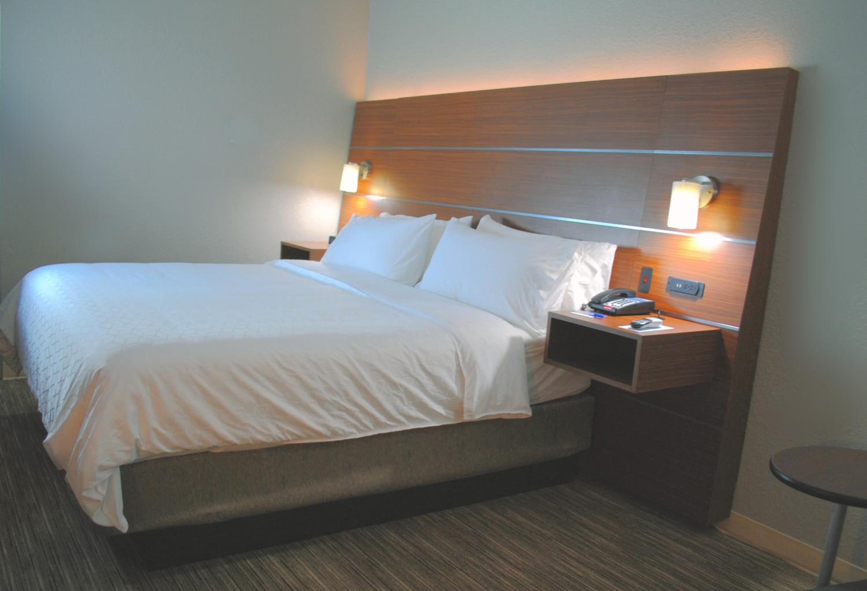 Suite, King Bed, Sofa