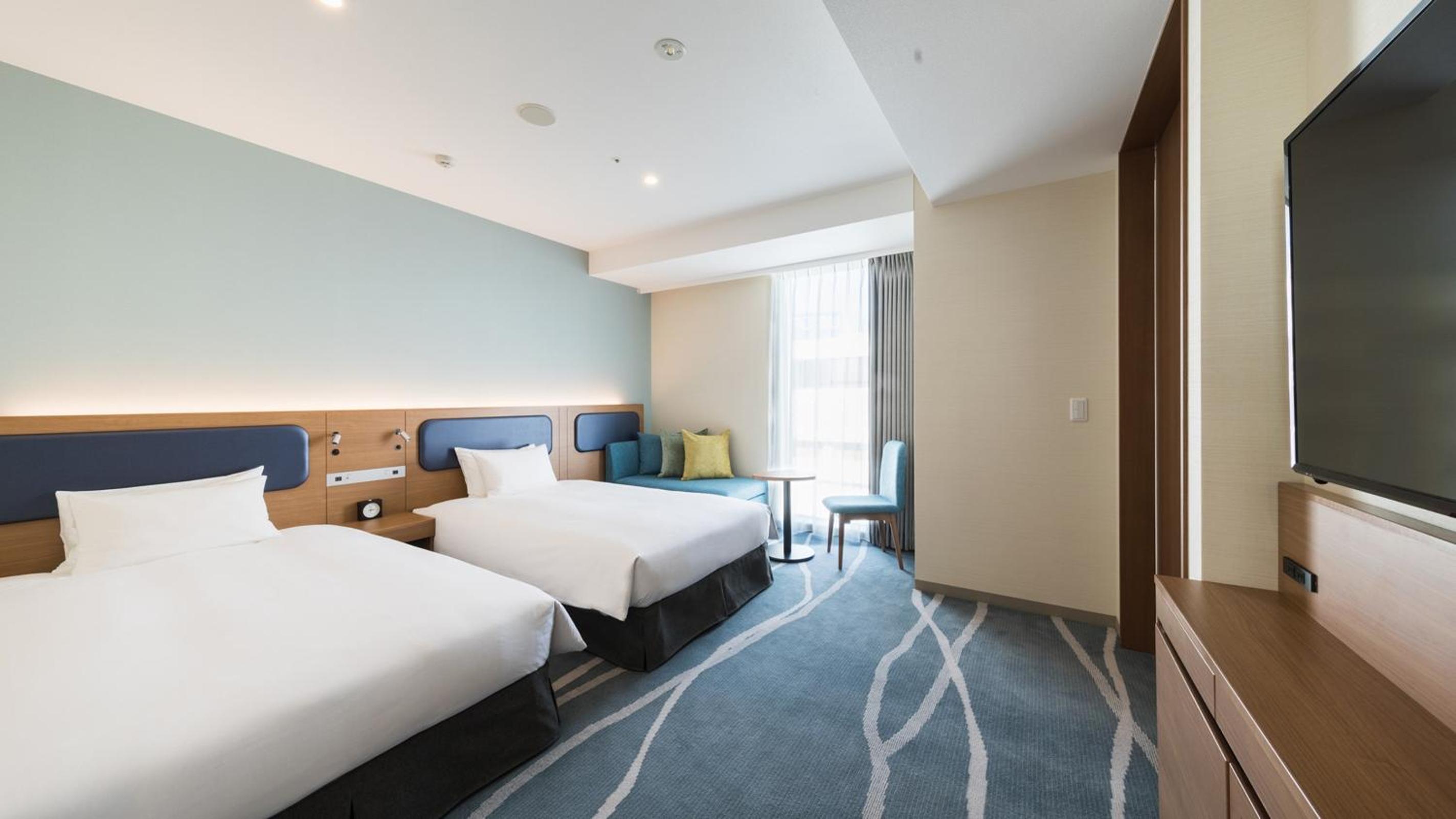 Room, Triple