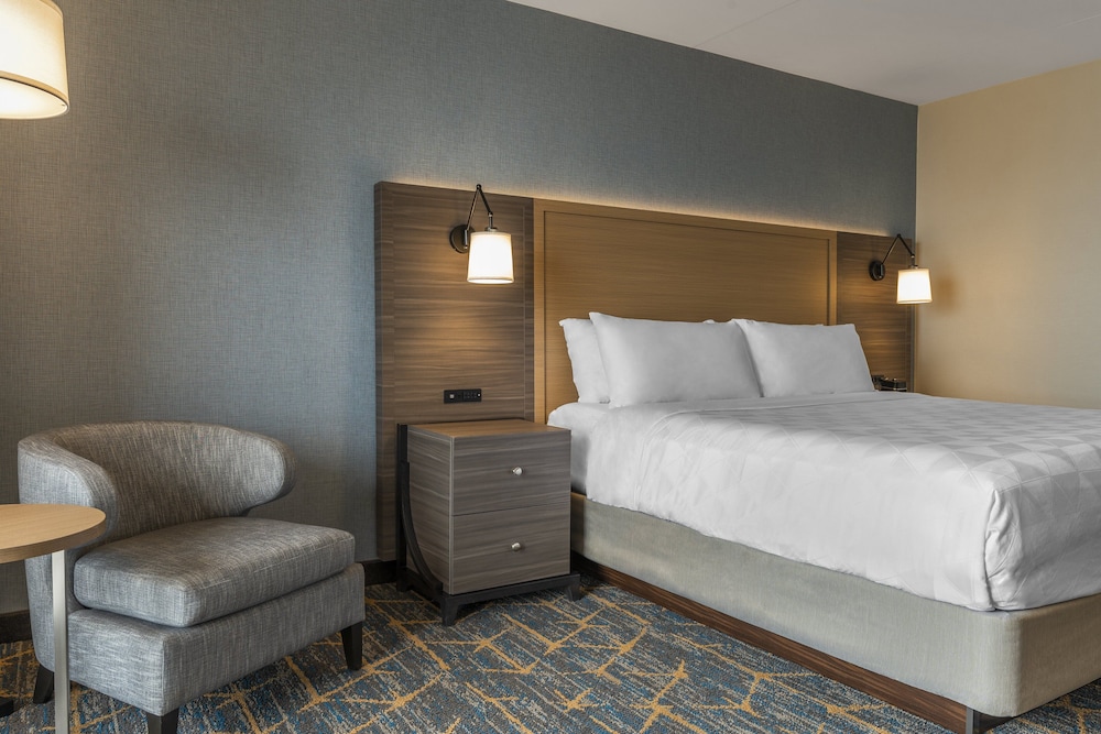 Holiday Inn Kingston Waterfront 30/71