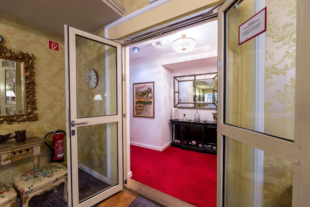 Hotel Goldener Hirsch 8/50