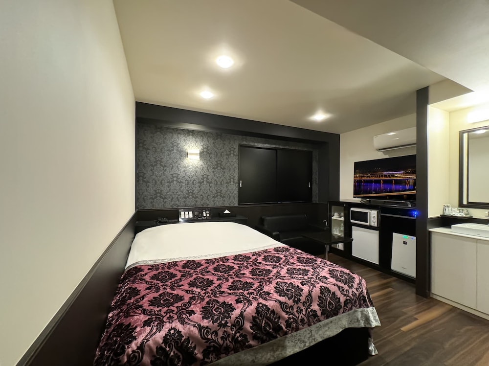 Hotel 31 7/39
