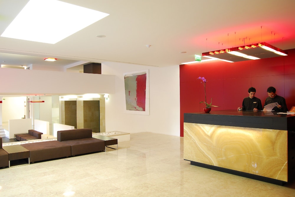 Jeronimos 8 Hotel 12/67