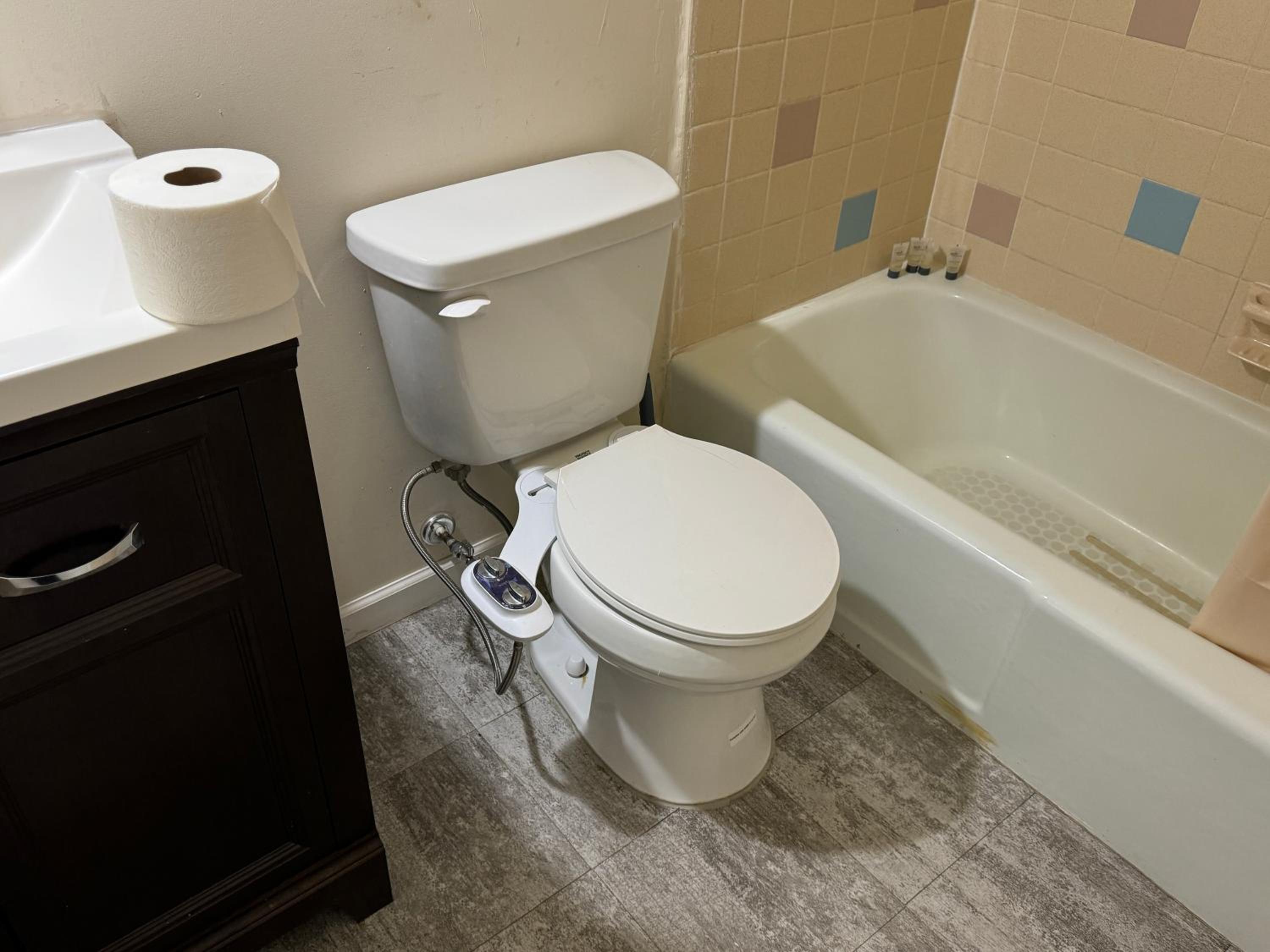 Country Club Inn &amp; Suites 47/51
