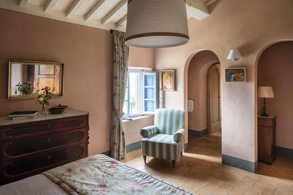 House, 3 King Beds
