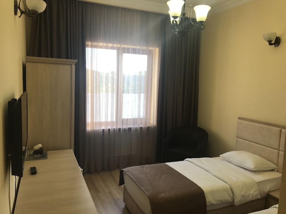 STANDARD, DOUBLE OR TWIN BED