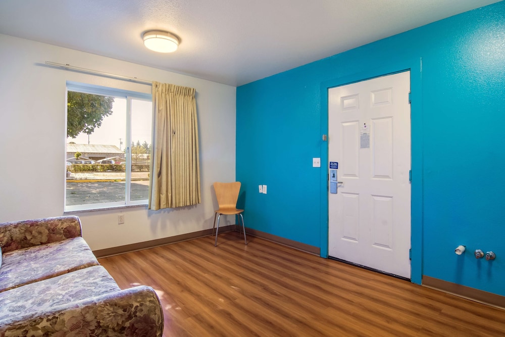Motel6 Portland, OR Mall 205 30/37