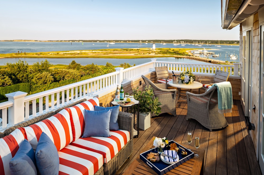 HARBOR VIEW HOTEL 27/50