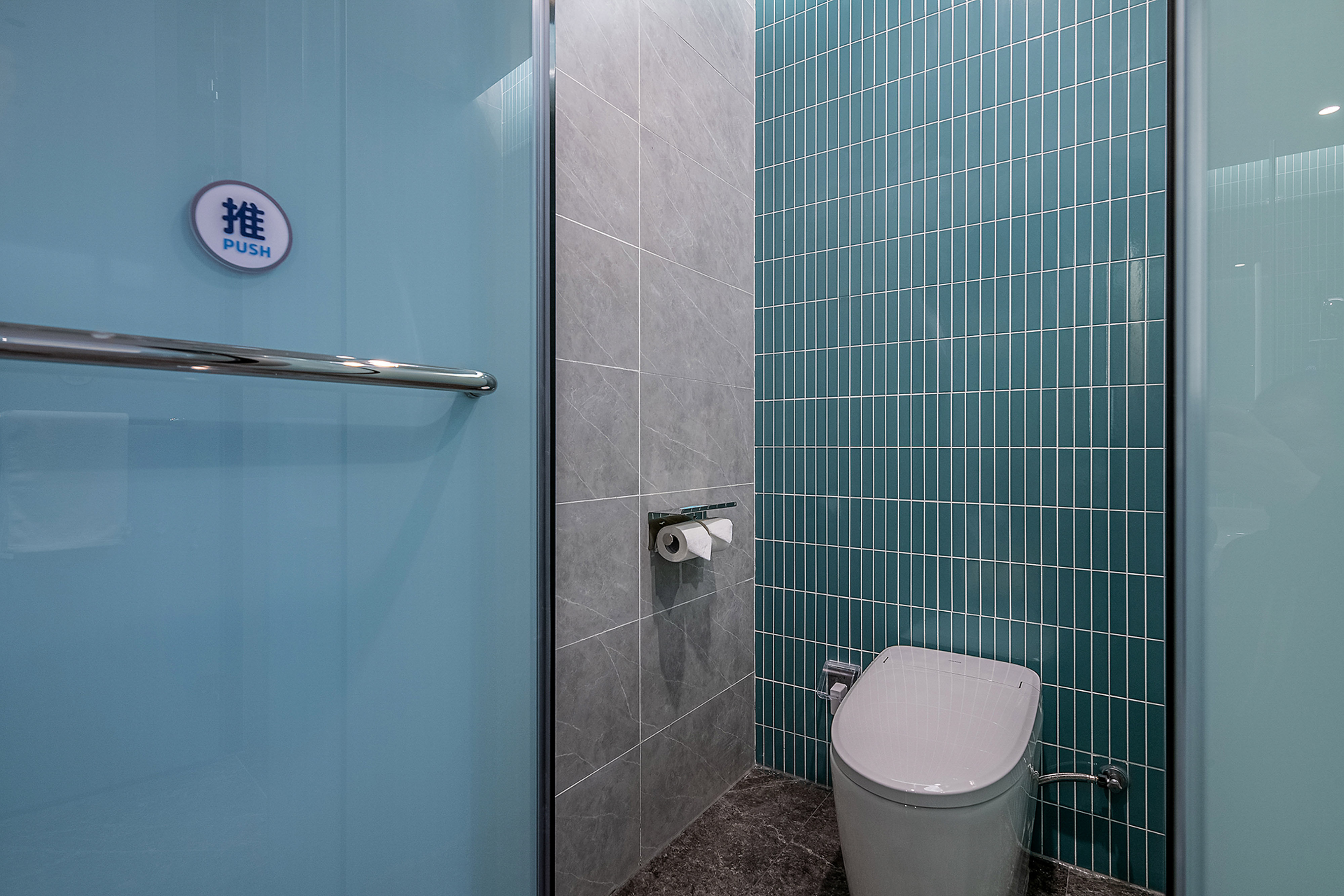 Holiday Inn Express Chongqing Nanbin Road 34/36