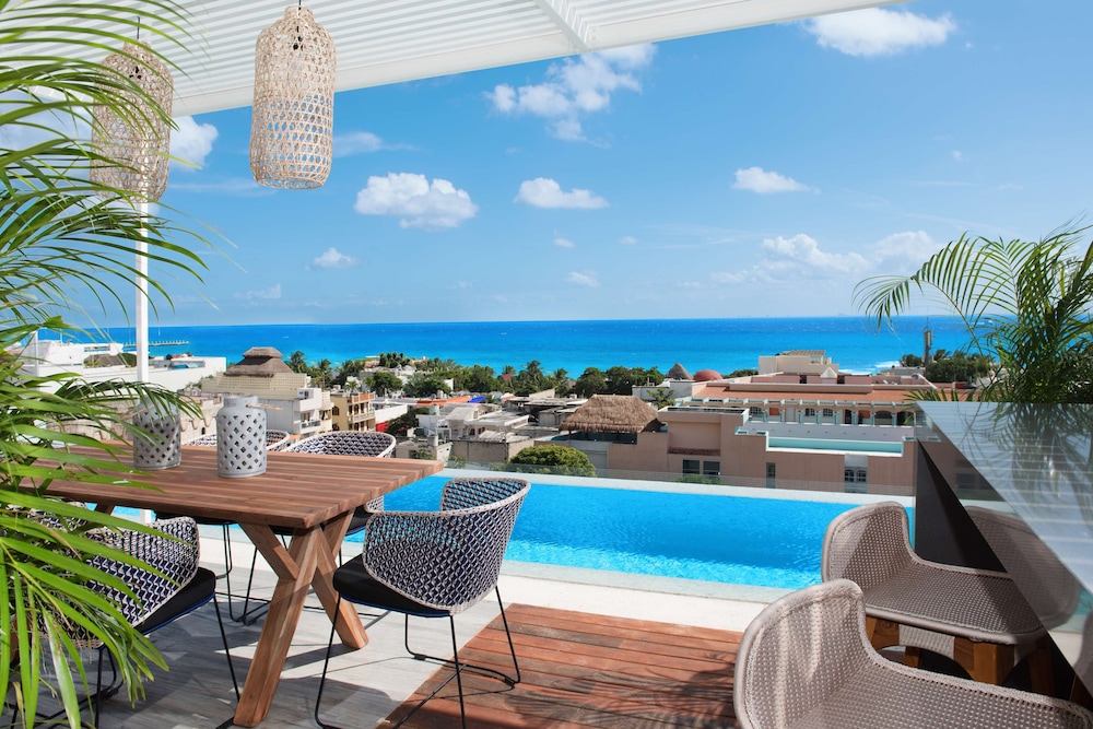 The Fives Downtown Hotel And Residences Curio Collection in PLAYA DEL CARMEN