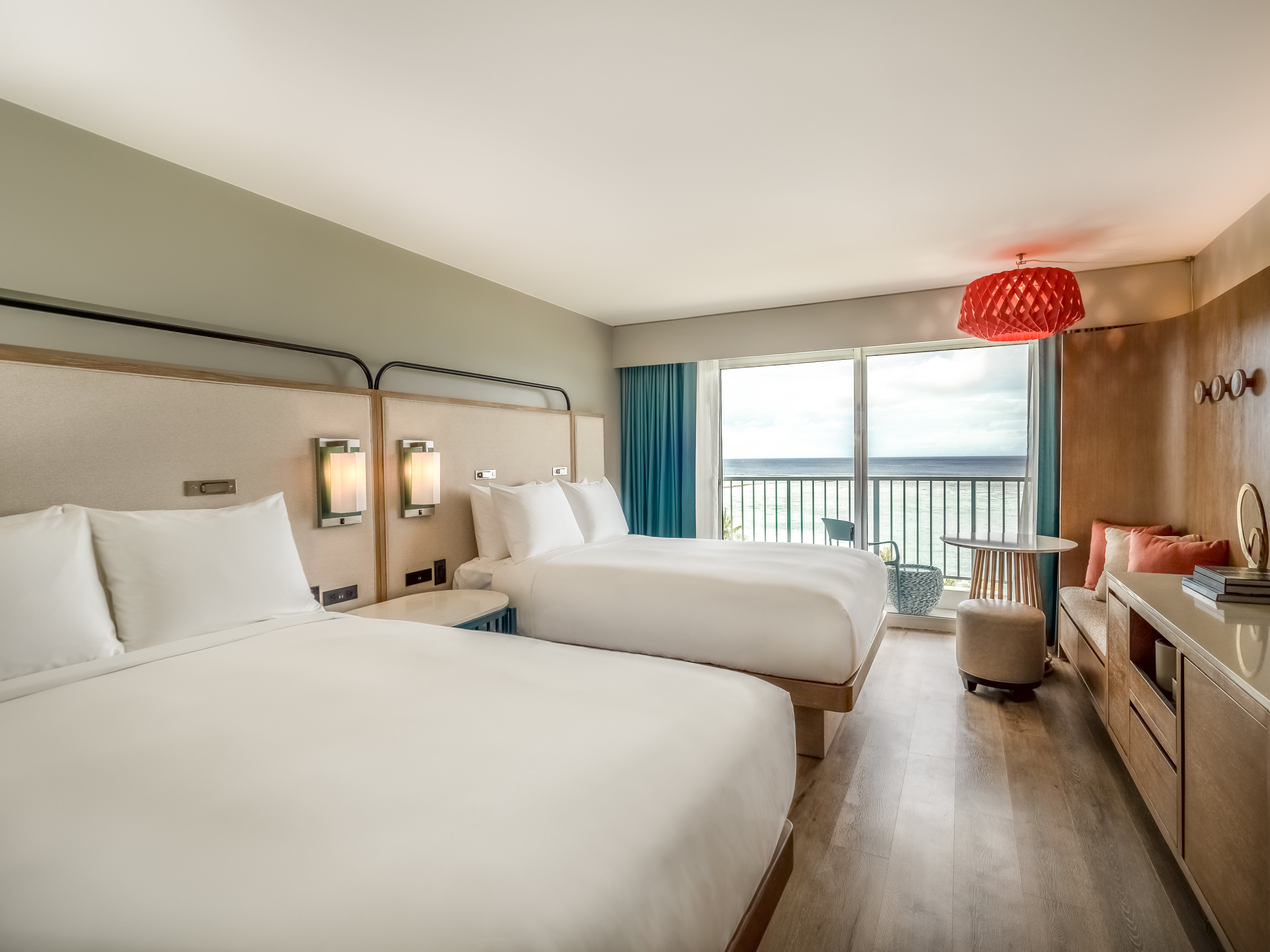 Crowne Plaza Resort Guam 26/95