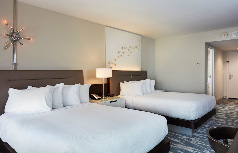 Waterstone Resort And Marina Curio Collection Ex Waterstone Resort Marina A Doubletree By Hilton 12/56