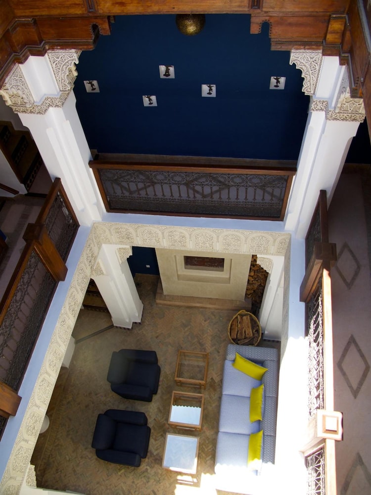 Riad Les Yeux Bleus 4/75