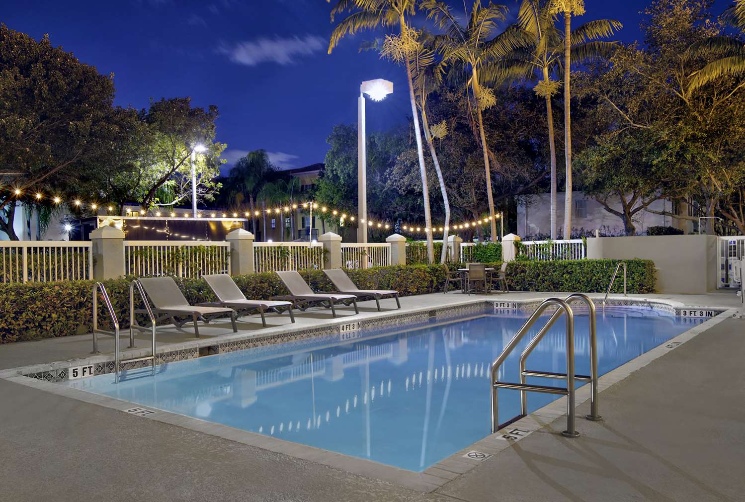 swimming pool spa