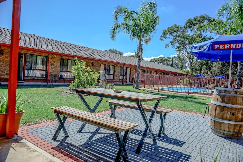 KADINA GATEWAY MOTOR INN 18/45