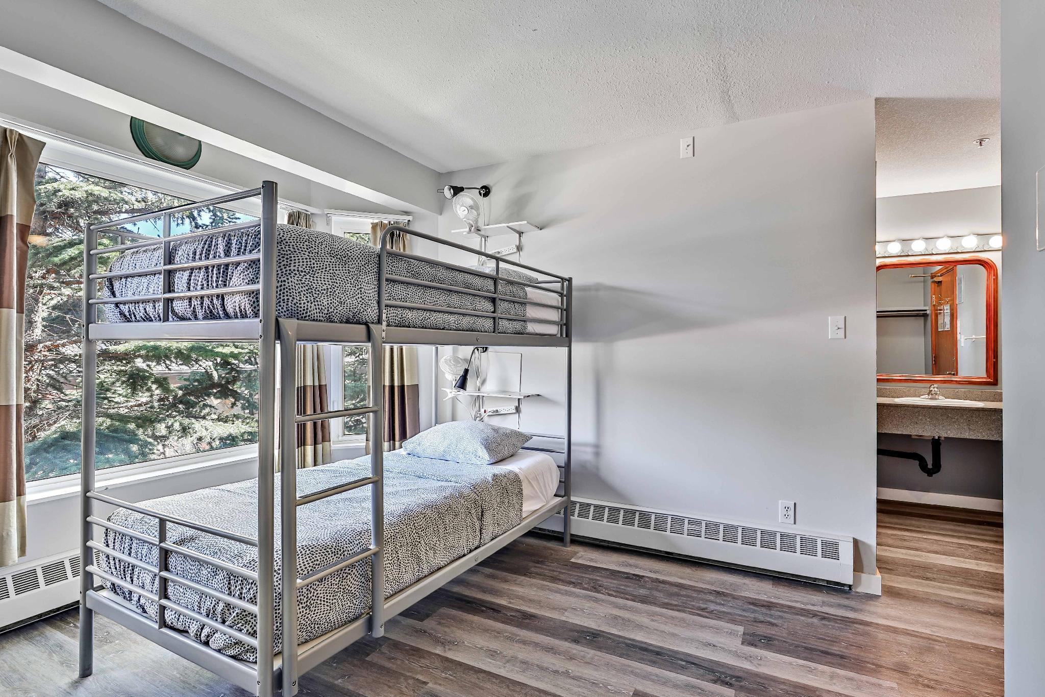 Mixed Dorm, 14 Beds