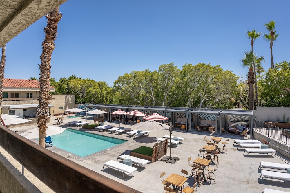 Infusion Beach Club 2/57