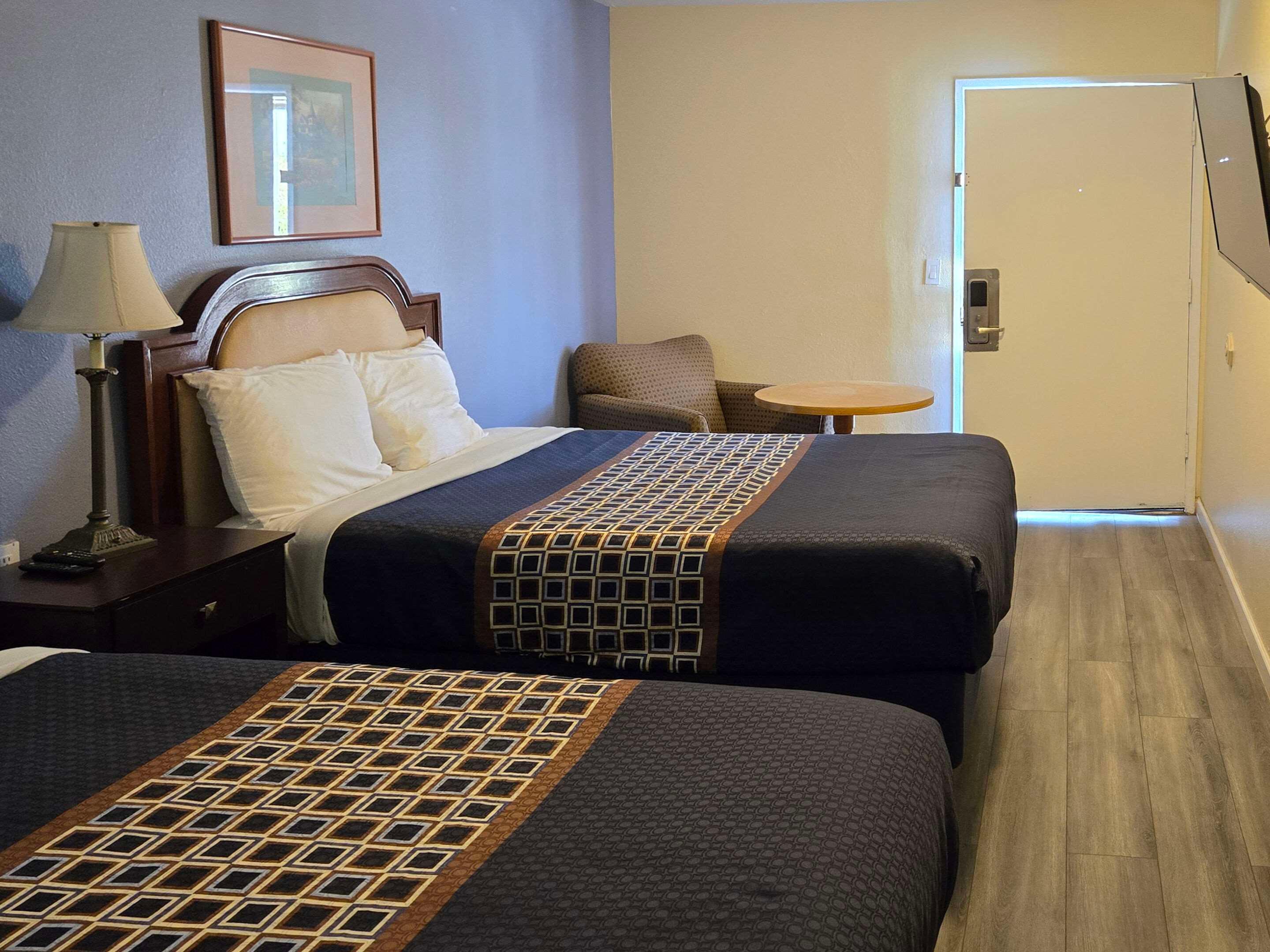 جناح بسريرين كوين، Rodeway Inn & Suites Blythe I-10, CA 3/3