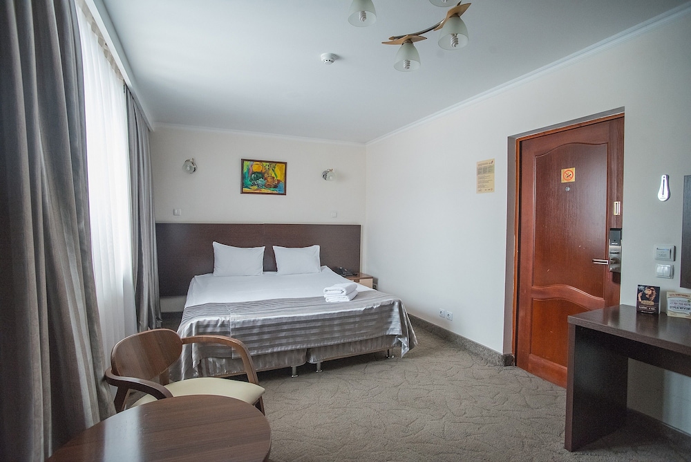 Alma Hotel 25/76