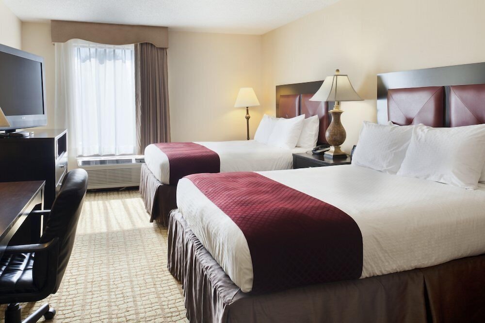 DoubleTree Club by Hilton Springdale 12/36