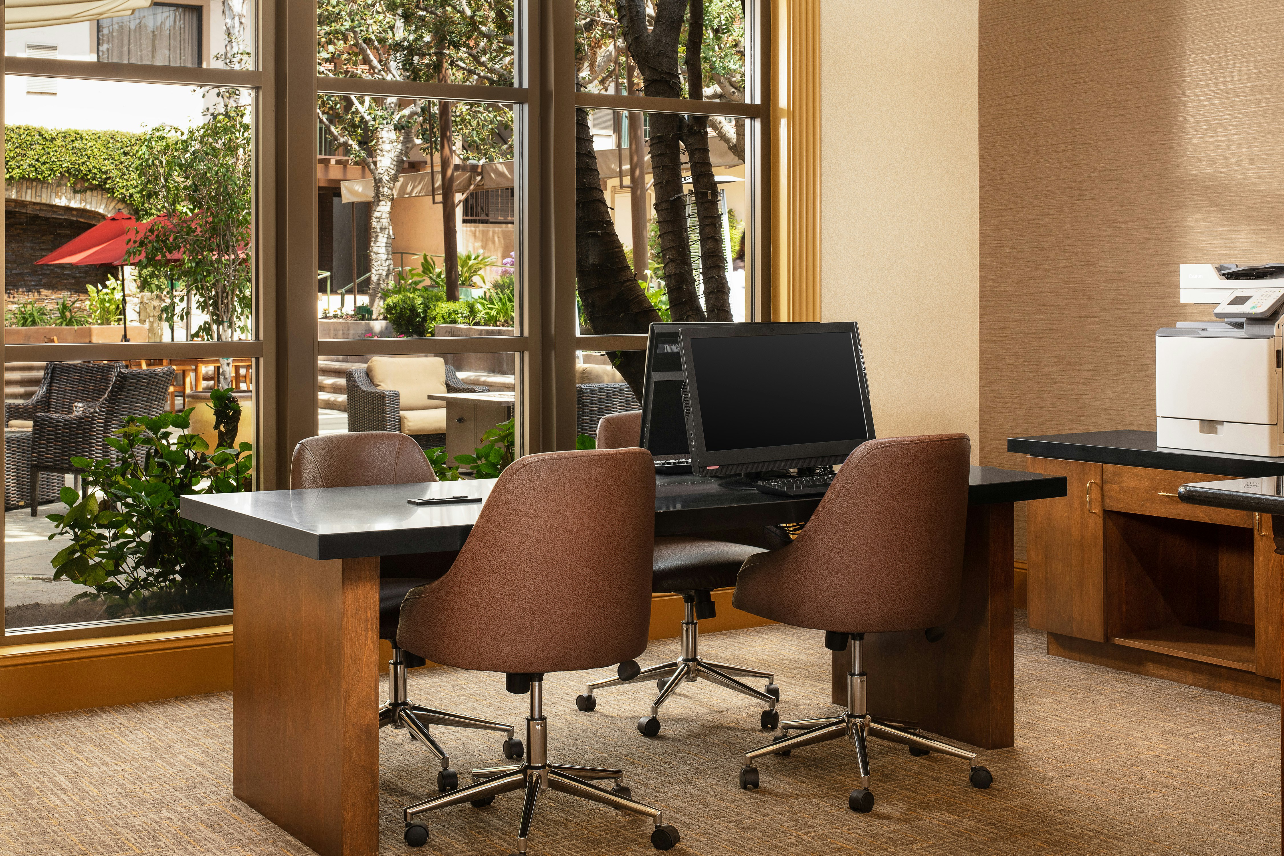 Doubletree By Hilton Claremont 46/58
