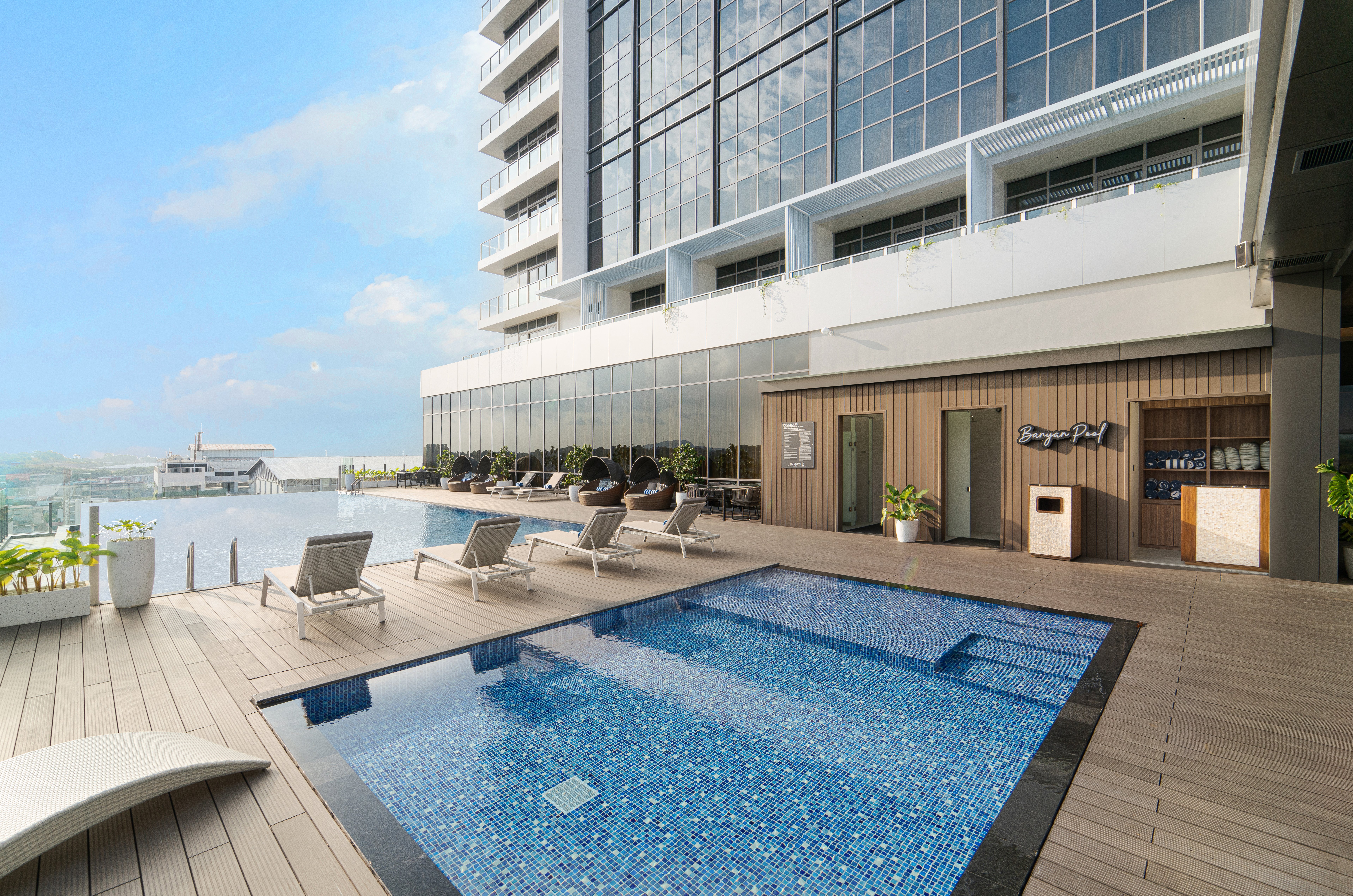 Oakwood Hotel and Apartments Grand Batam 24/24