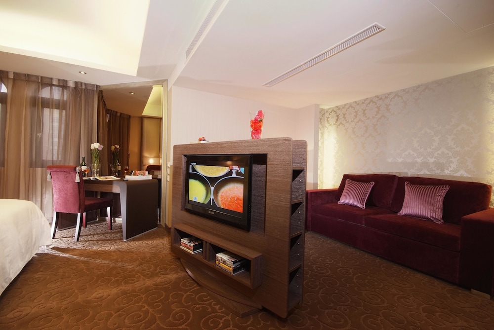 The Metro Hotel 19/25