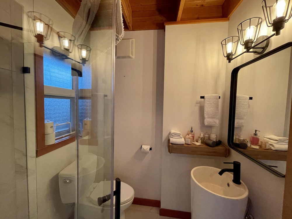 Doc Holiday Cabin 29/29