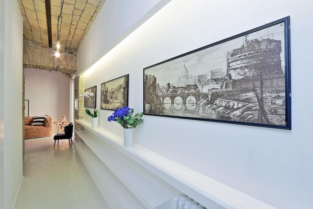 Design Flat for 4 near Colosseum 2/24