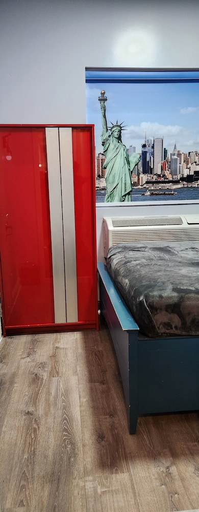 ROOM, QUEEN BED, ACCESSIBLE