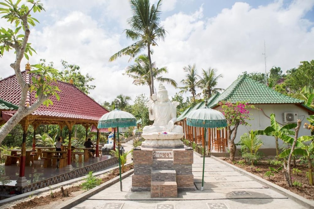 Kubu Reot Taman Asri 37/40