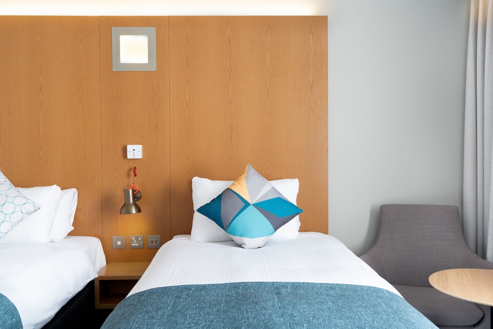 Holiday Inn London Luton Airport 15/64
