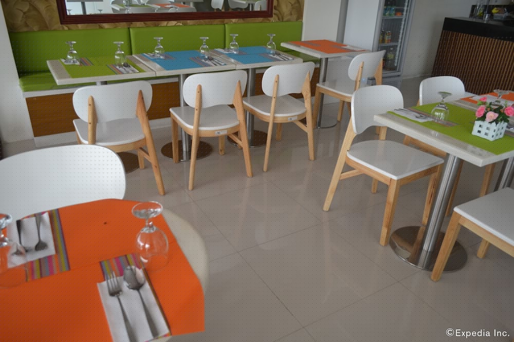 Casa Rafael Business Inn 47/50