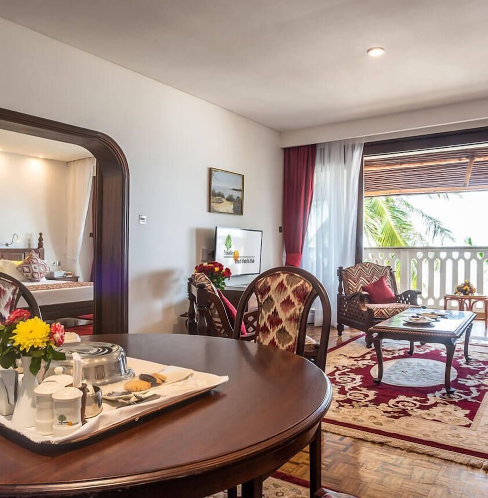 Travellers Beach Hotel and Club 36/50