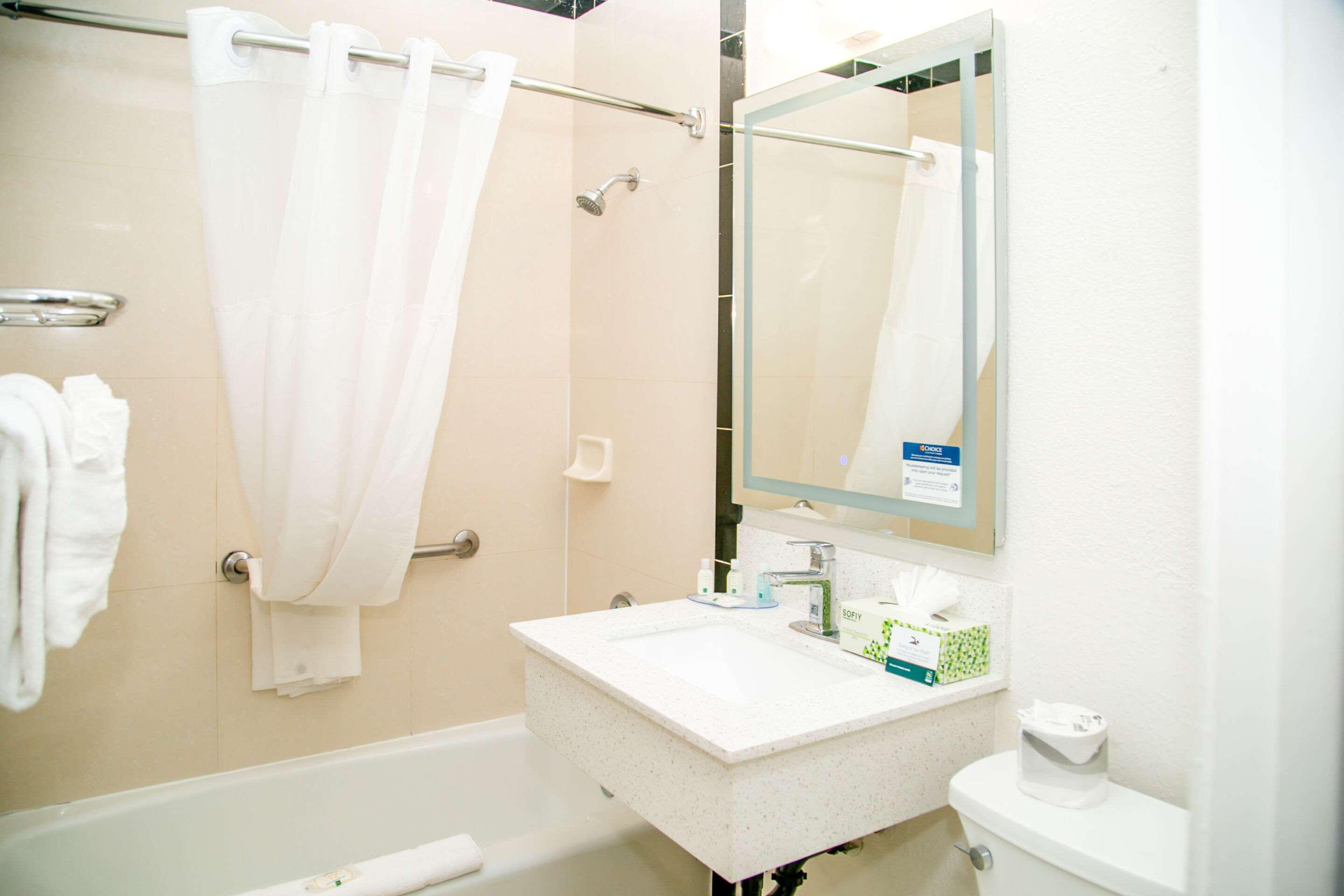 Quality Inn & Suites Thousand Oaks 37/38