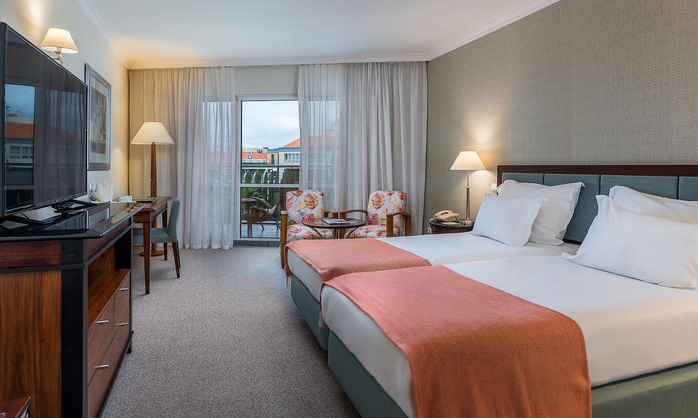 Room, Double Bed, Lateral Side Sea View
