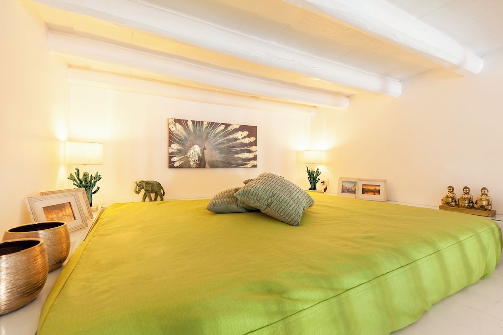 Pantheon Luxury Gold Apartment 7/43