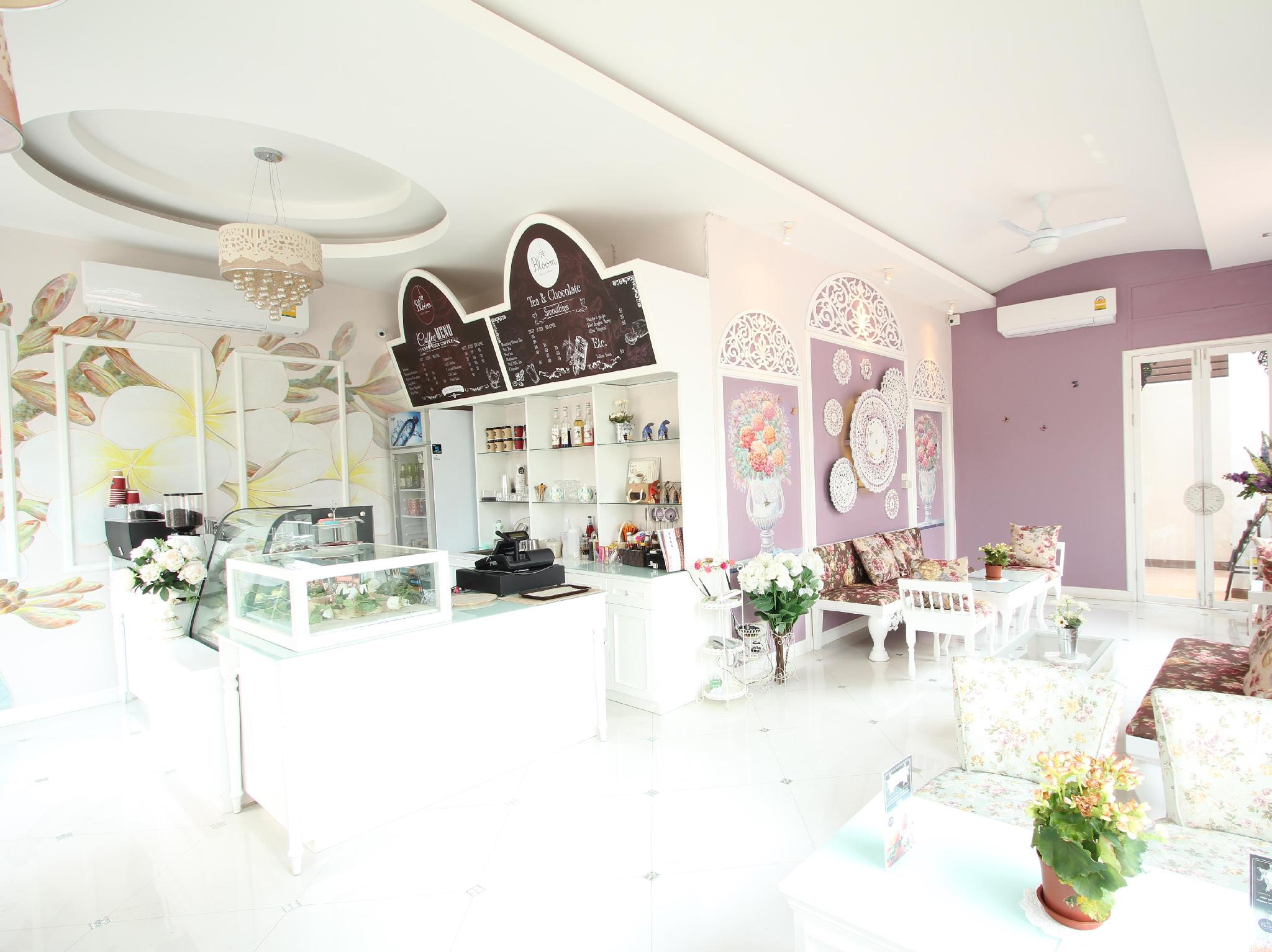 Ratchiangsaen Flora House 12/66