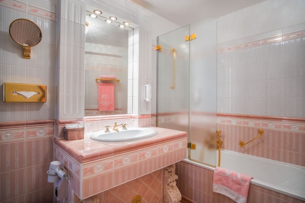 Schlosshotel Romischer Kaiser 17/32