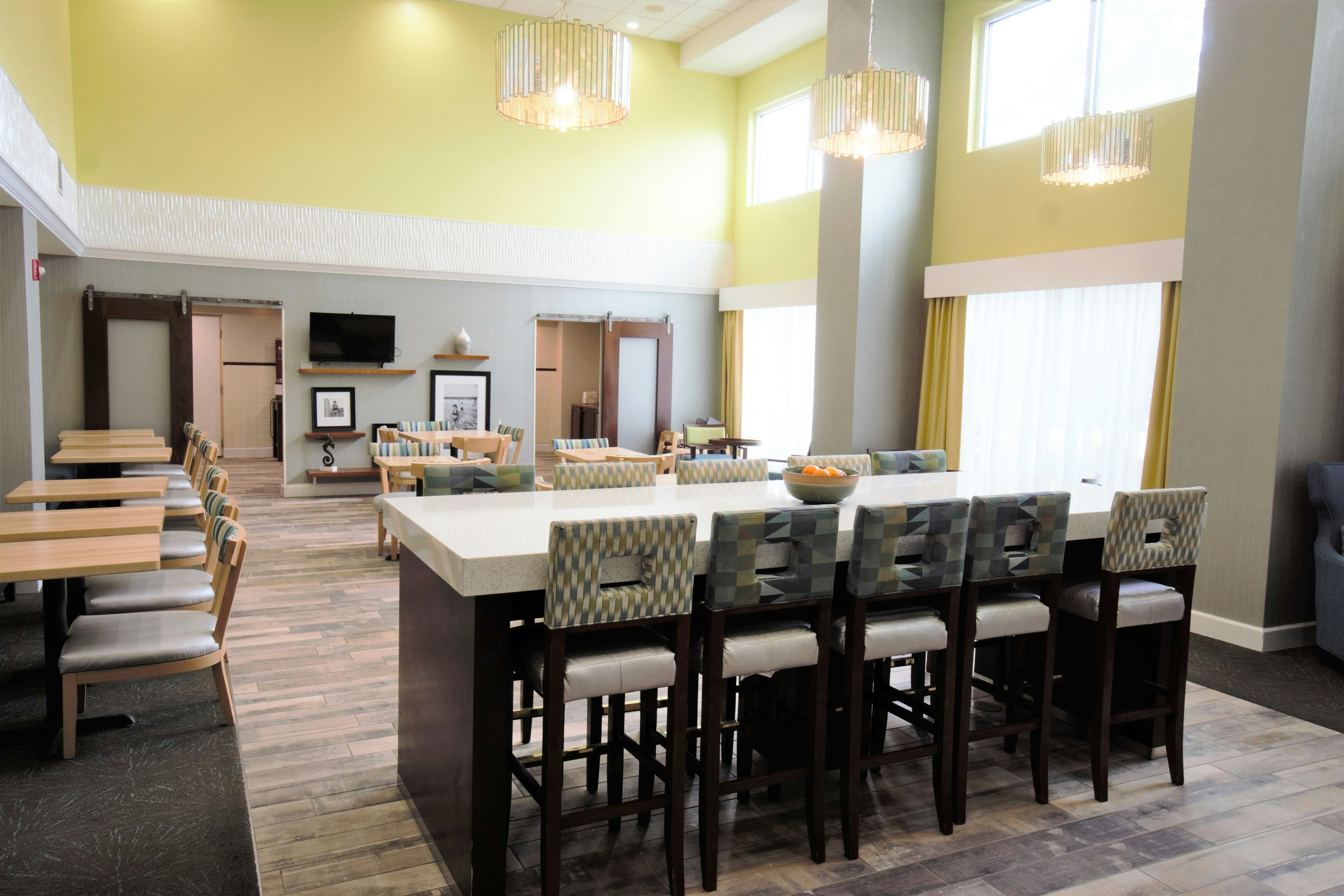 Hampton Inn Suites Palm Coast 52/72