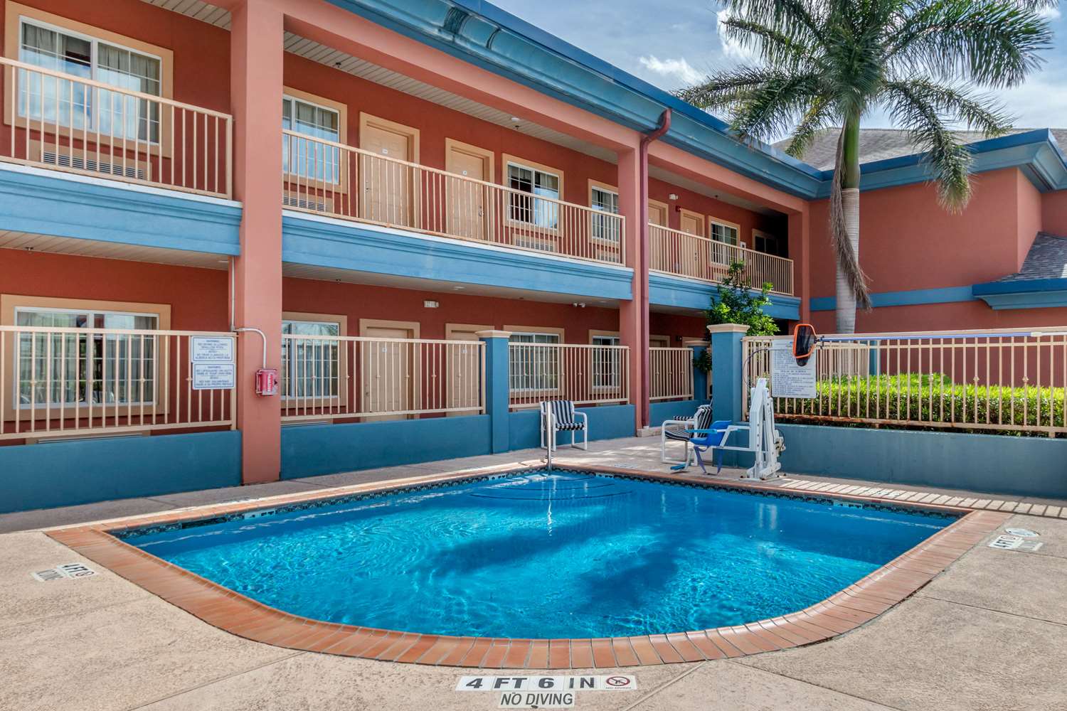 Quality Inn & Suites at The Outlets Mercedes/Weslaco 5/40