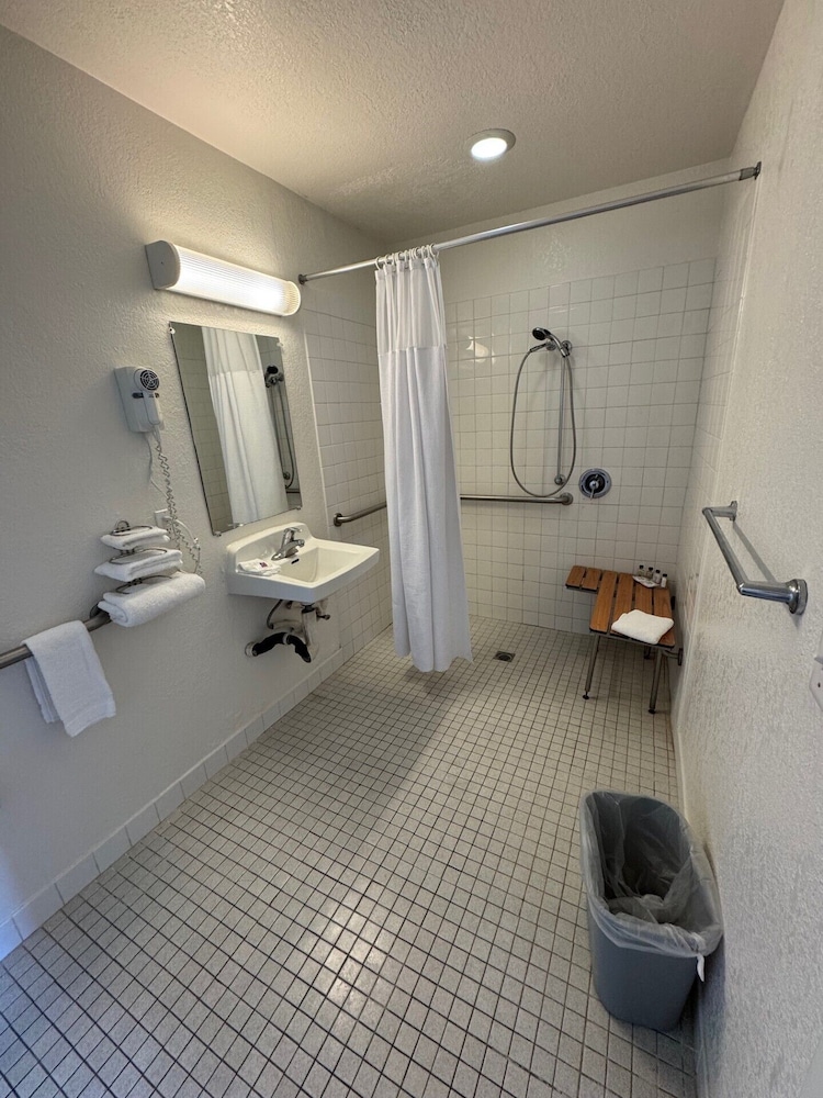Motel6 Stanton, CA - Anaheim West 40/60