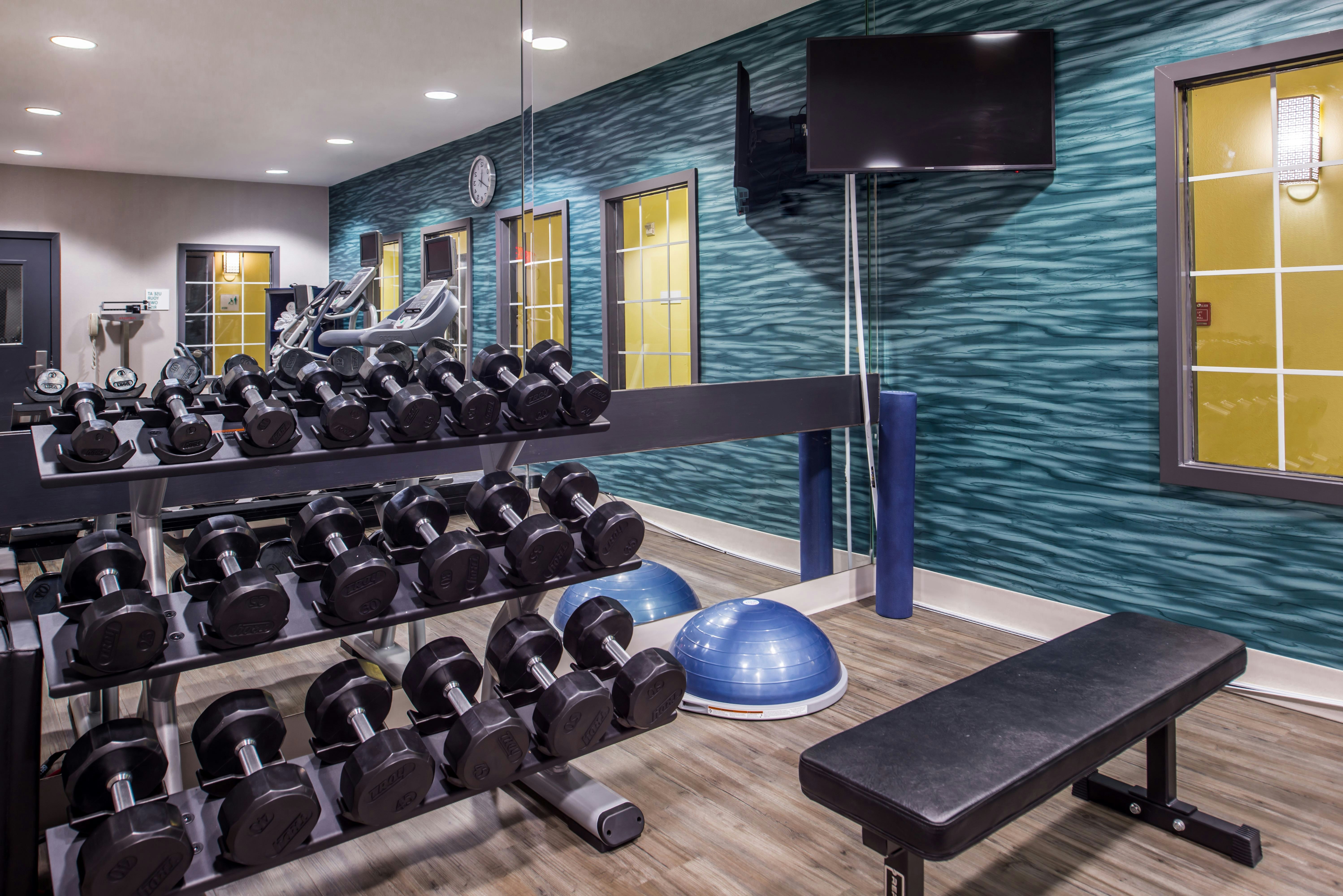 Holiday Inn Express Hotel And Suites Dallas Addison 6/25