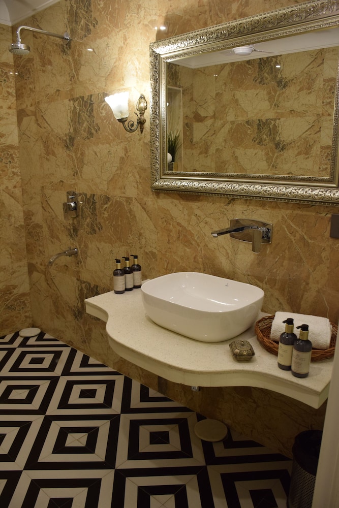 Dileep Kothi - A Royal Boutique Luxury Suites Jaipur 35/39