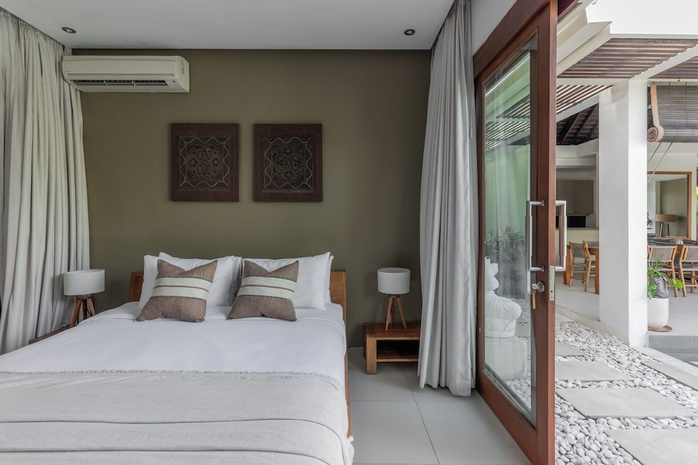 Chandra Bali Villas 14/48